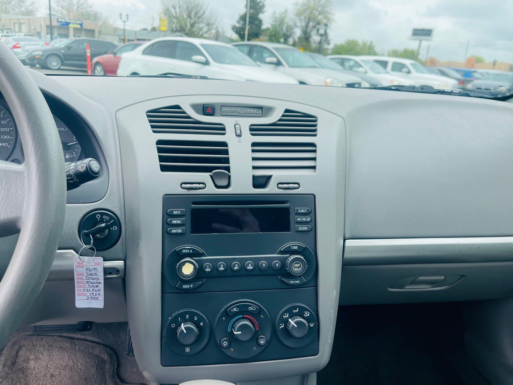 2005 Chevrolet Malibu Image 14