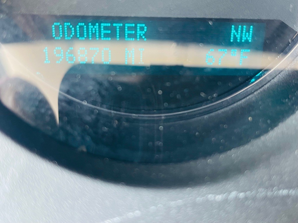 2011 Chevrolet Suburban Image 15