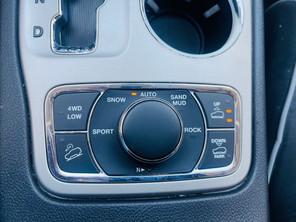 2012 Jeep Grand Cherokee Image 18