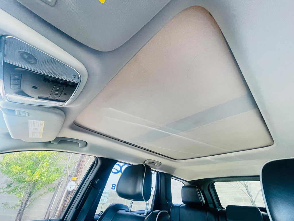 2012 Jeep Grand Cherokee Image 20