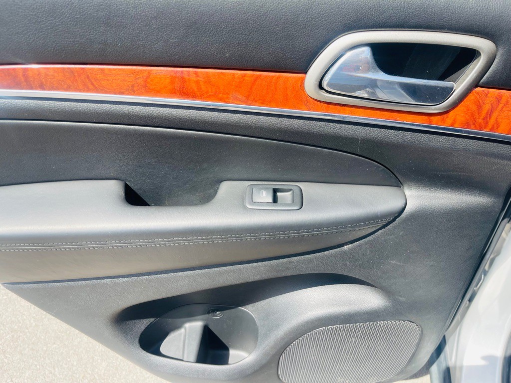 2012 Jeep Grand Cherokee Image 21