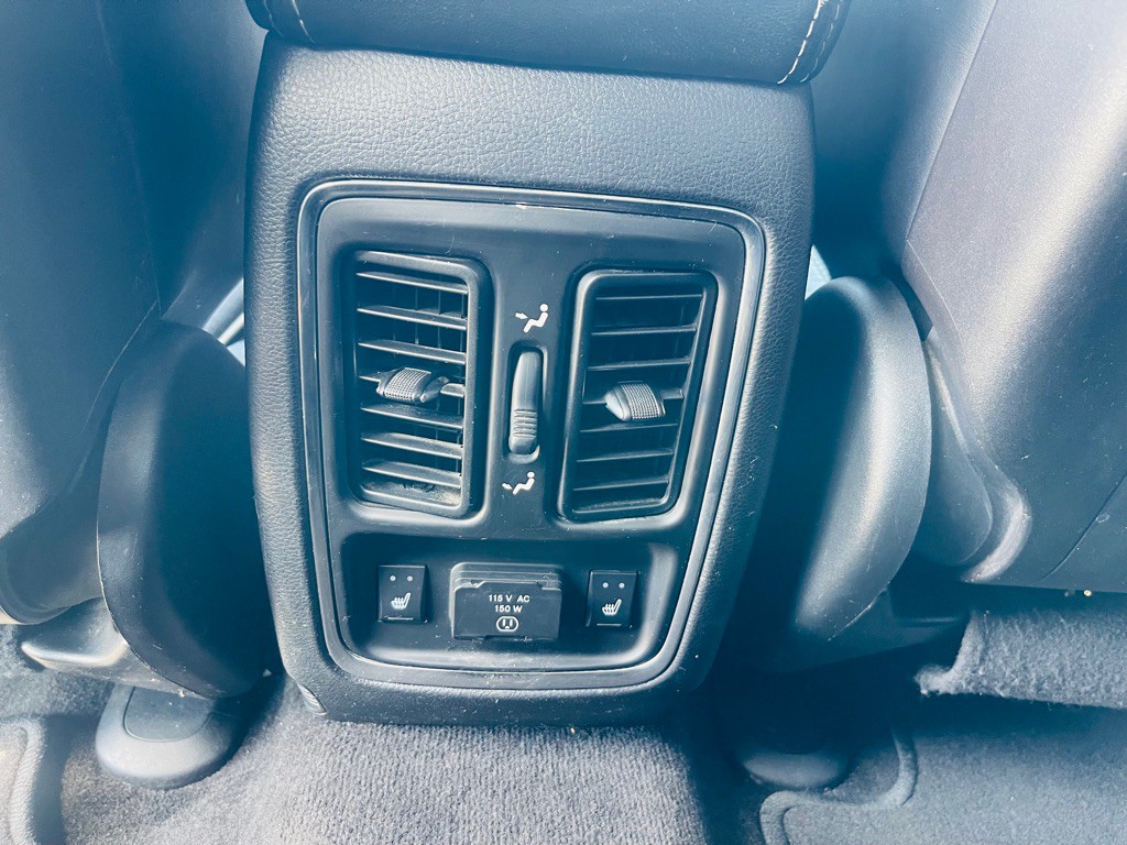 2012 Jeep Grand Cherokee Image 24