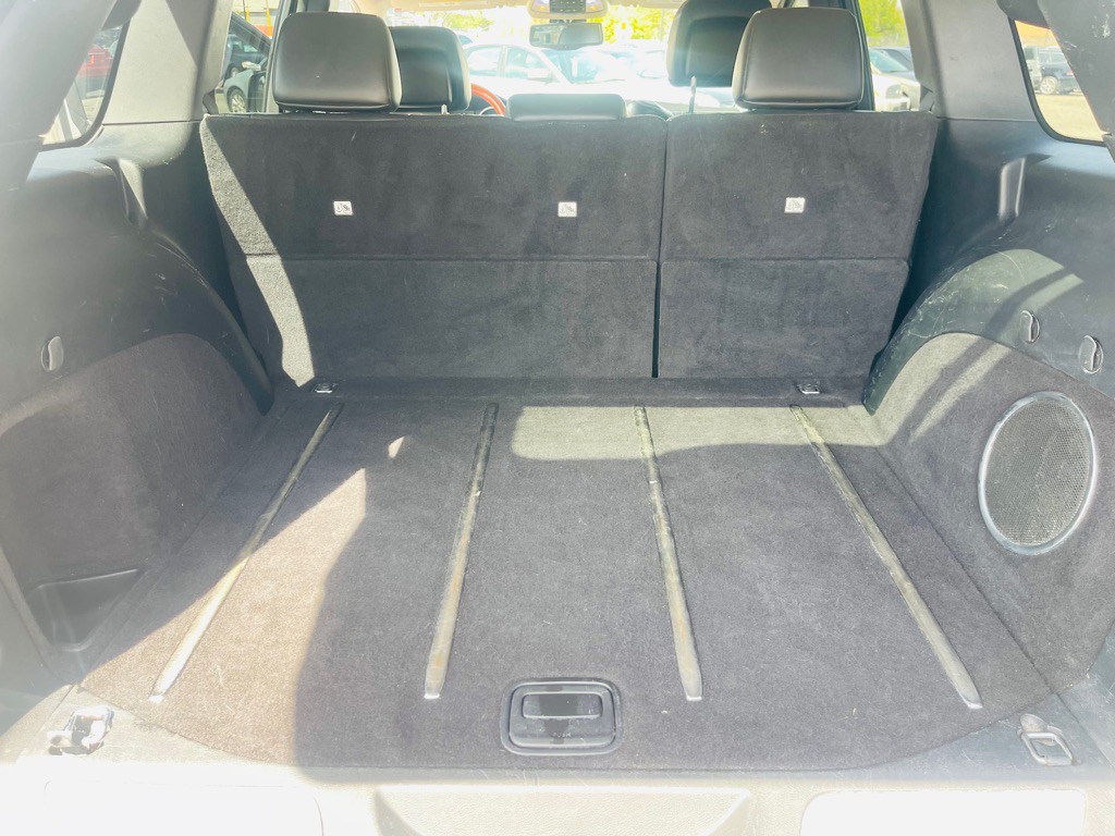 2012 Jeep Grand Cherokee Image 25