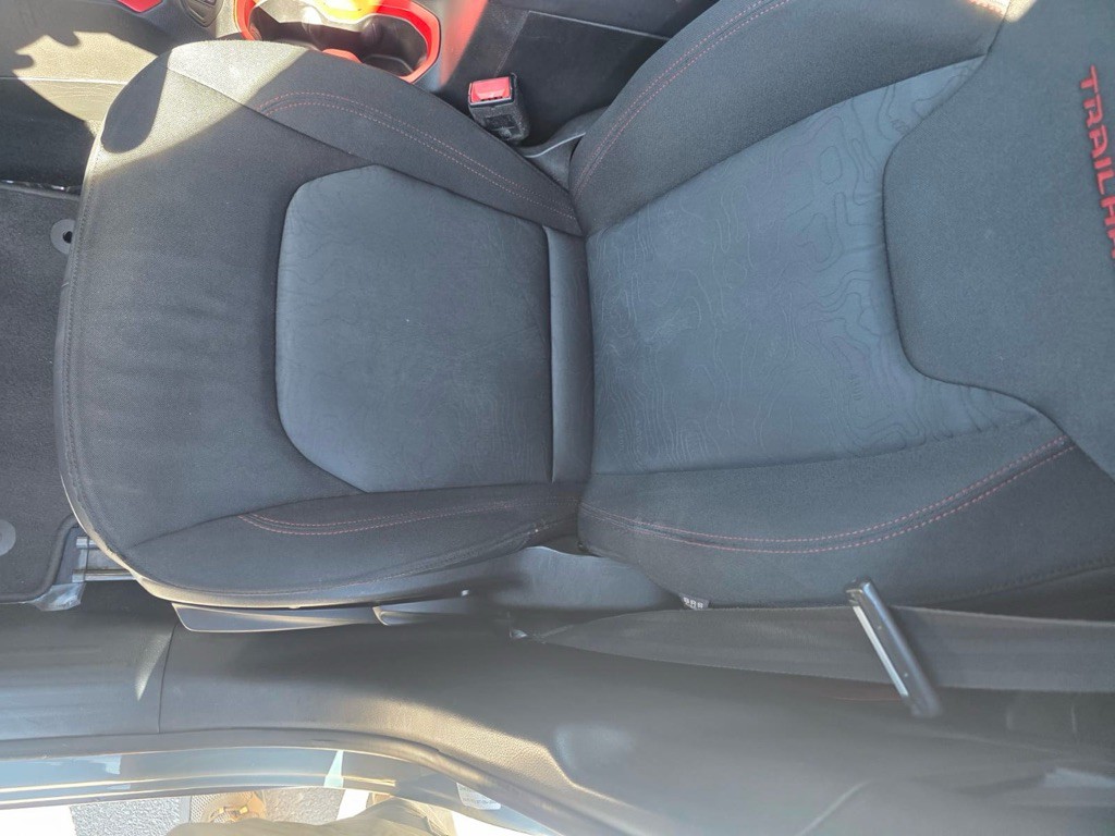 2015 Jeep Renegade Image 9