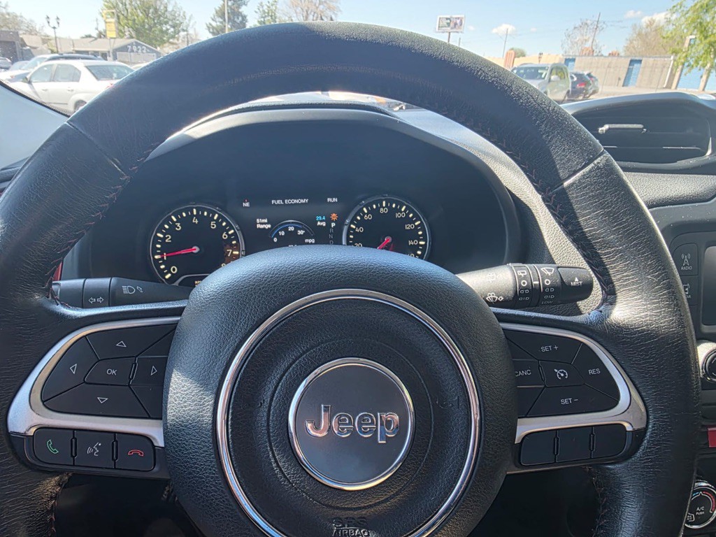 2015 Jeep Renegade Image 12