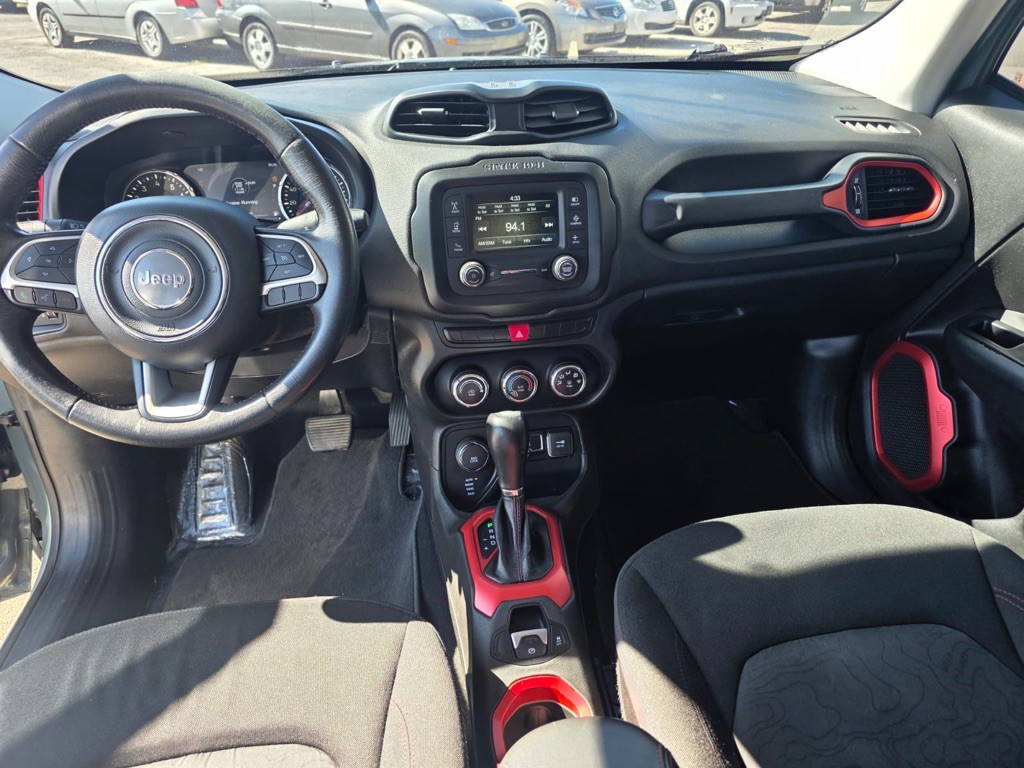 2015 Jeep Renegade Image 16