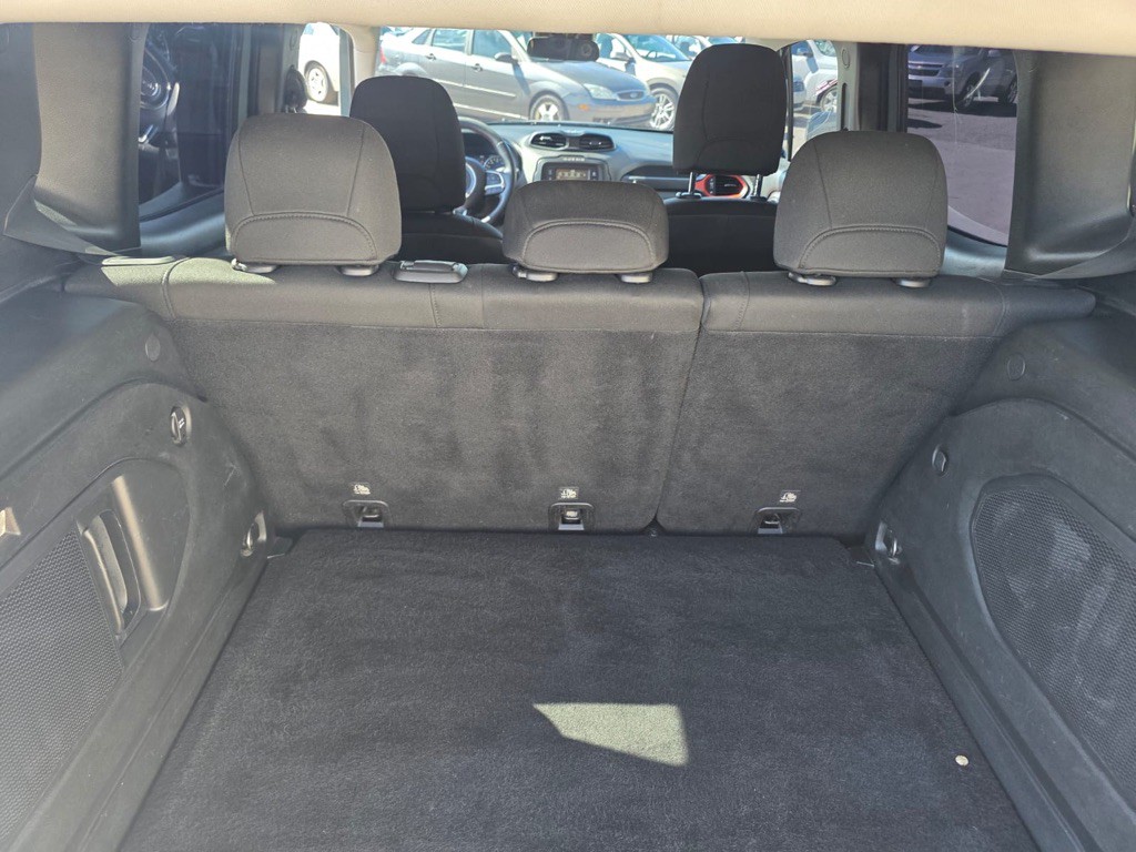 2015 Jeep Renegade Image 19