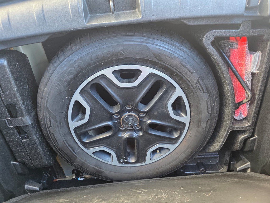 2015 Jeep Renegade Image 20