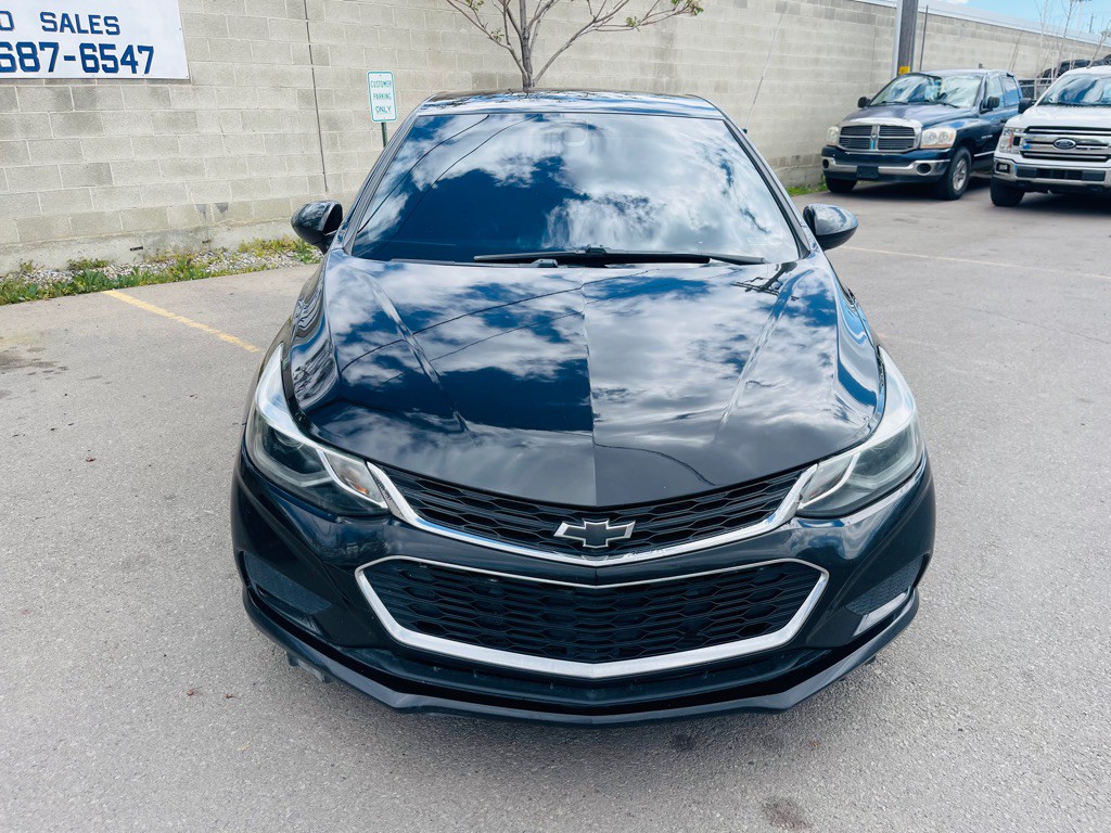 2017 Chevrolet Cruze Image 2