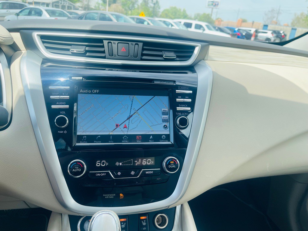 2016 Nissan Murano Image 16
