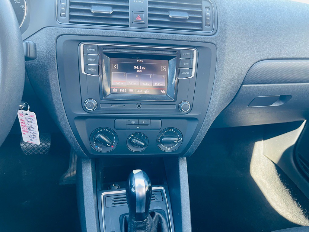 2016 Volkswagen Jetta Image 14