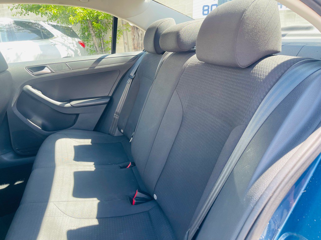 2016 Volkswagen Jetta Image 16