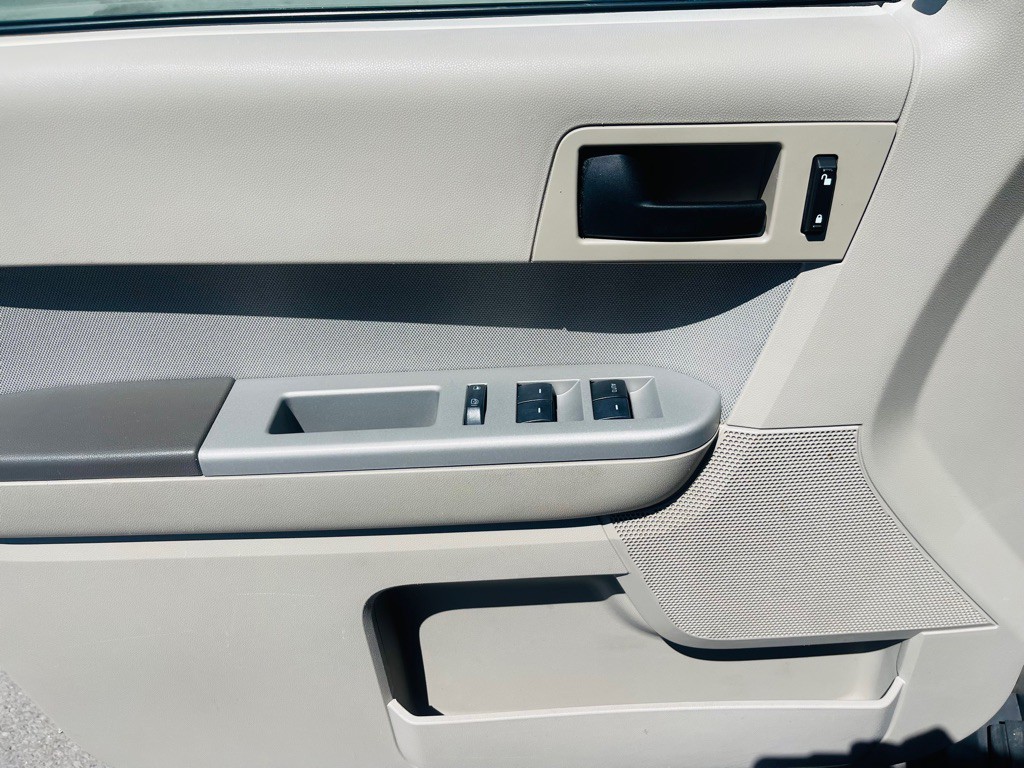 2012 Ford Escape Image 9