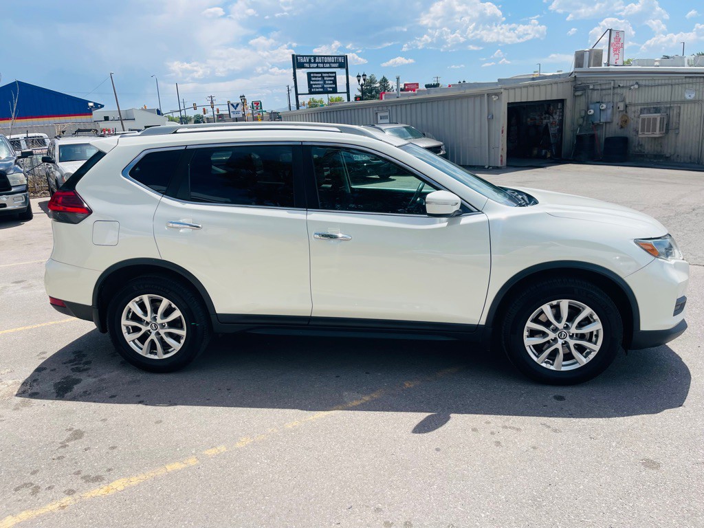 2017 Nissan Rogue Image 4