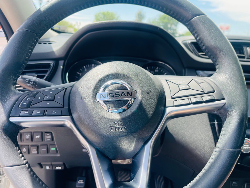 2017 Nissan Rogue Image 12