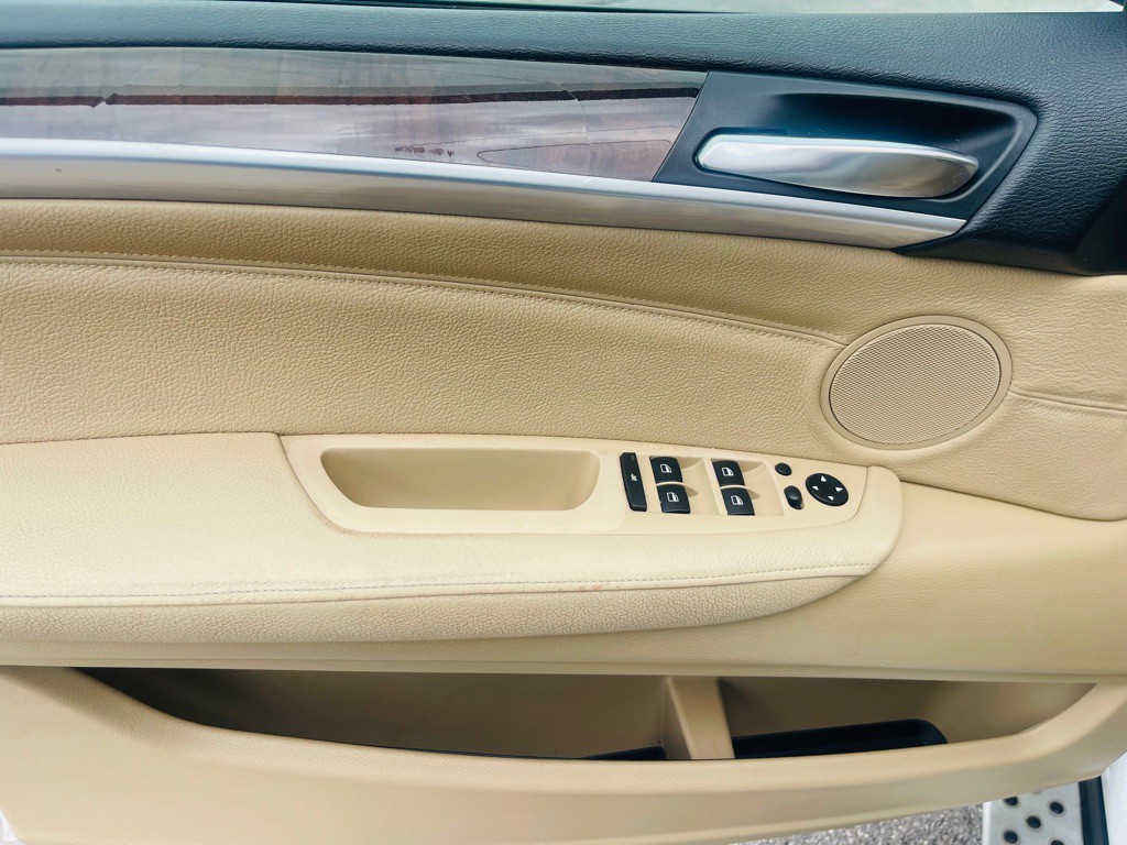 2008 BMW X5 Image 9