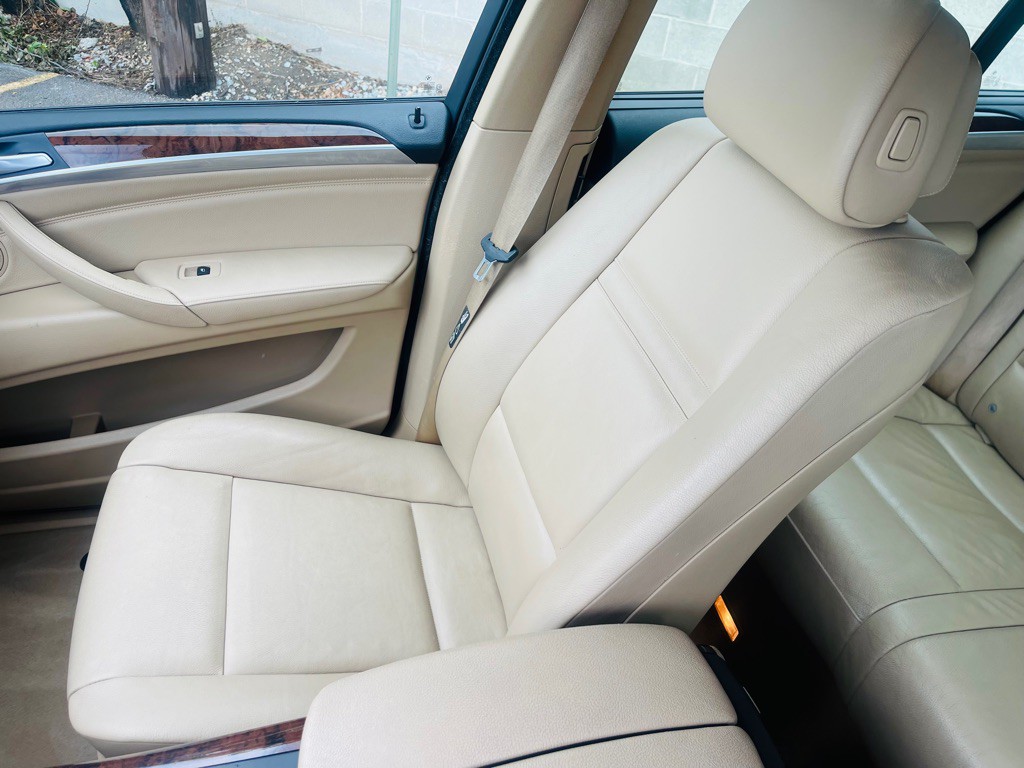 2008 BMW X5 Image 11