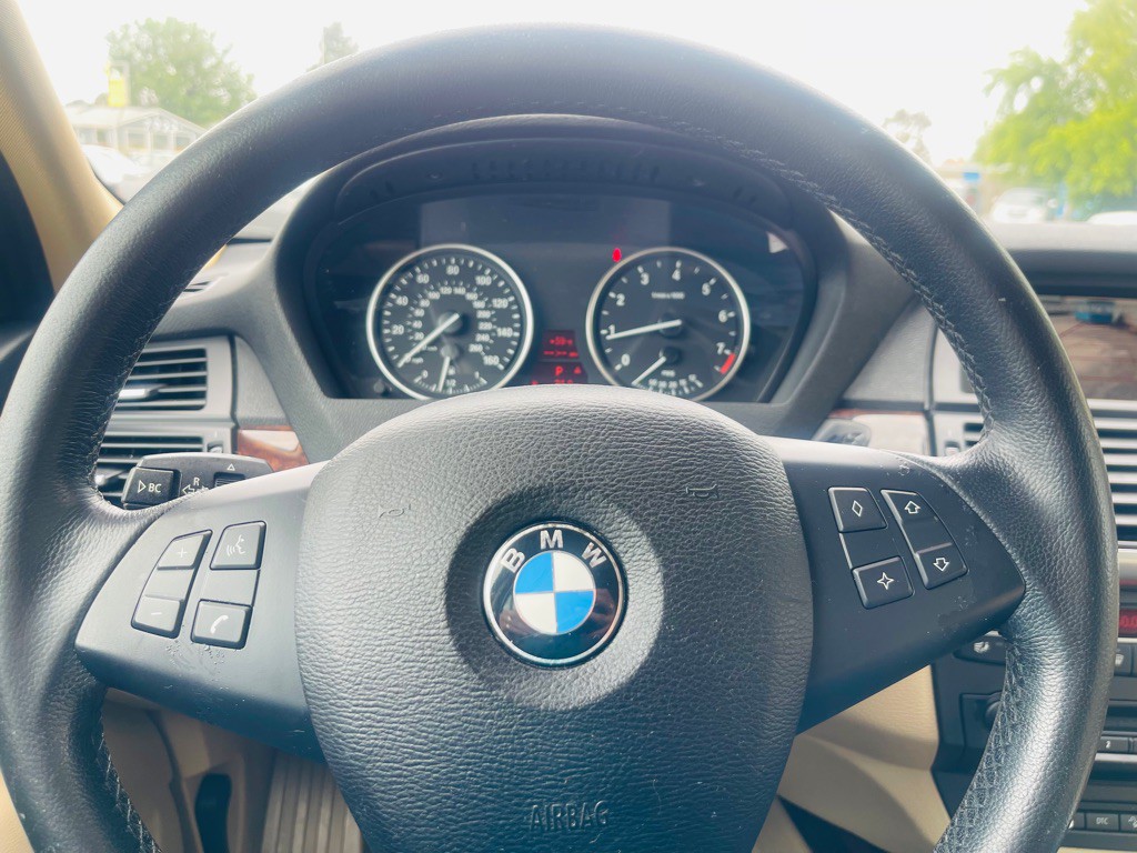 2008 BMW X5 Image 12