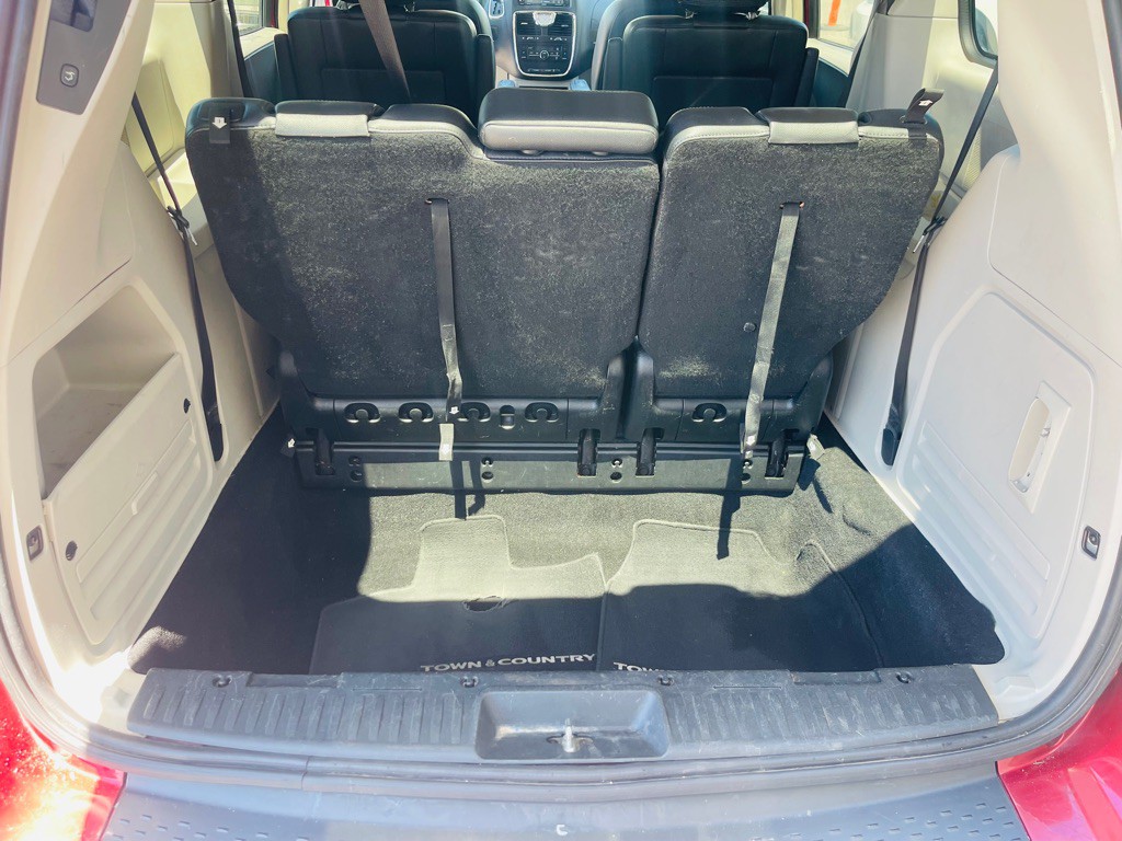 2012 Chrysler Town & Country Image 20