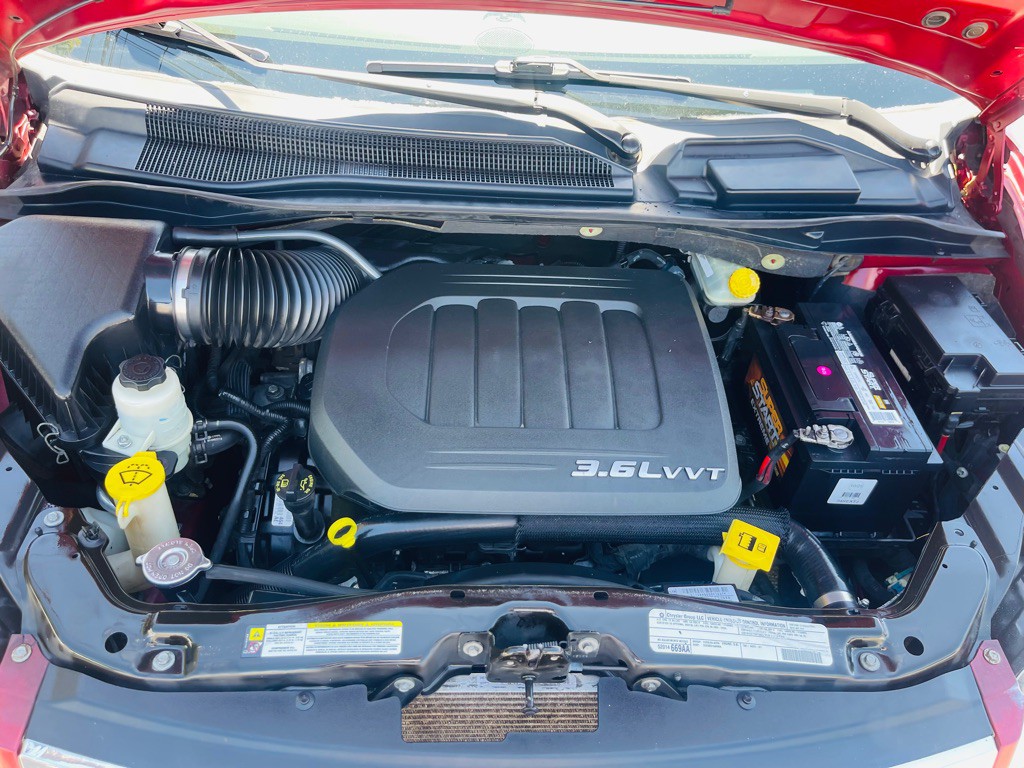 2012 Chrysler Town & Country Image 26
