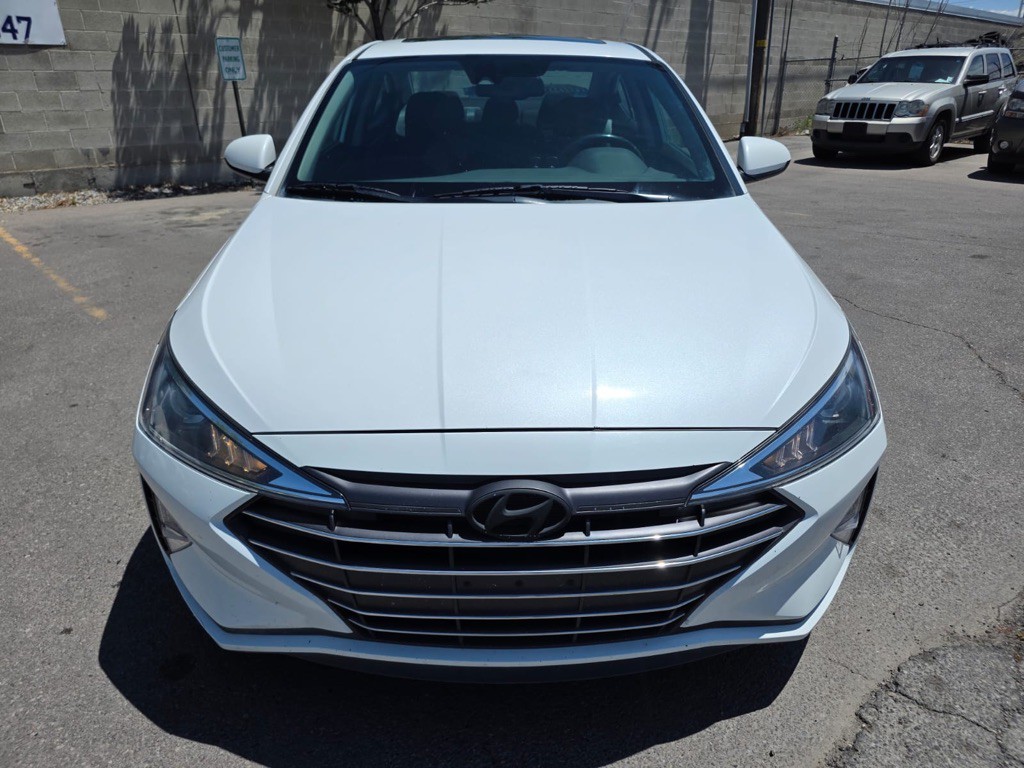 2019 Hyundai Elantra Image 2