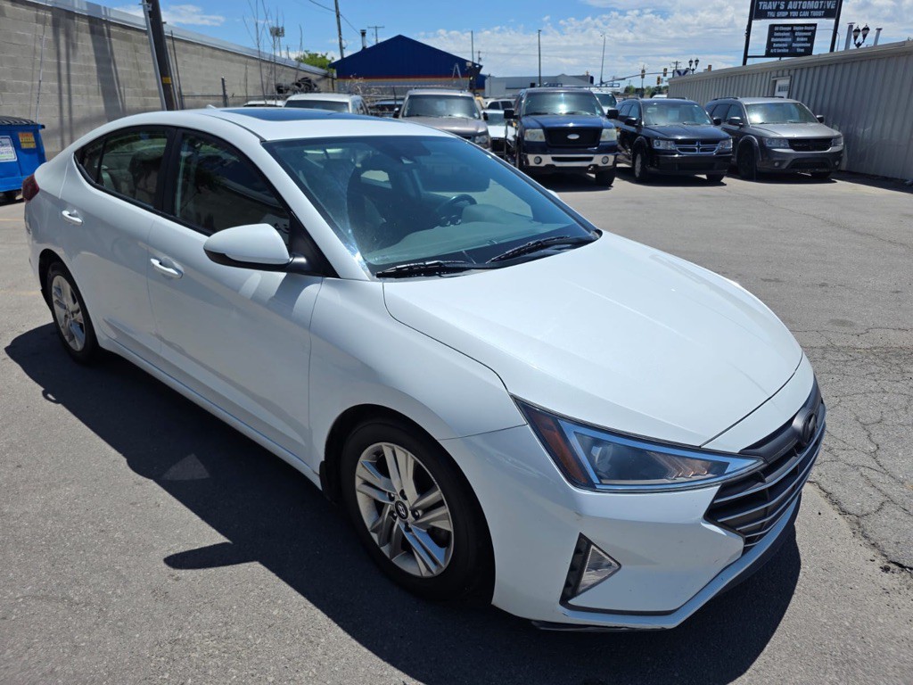 2019 Hyundai Elantra Image 3