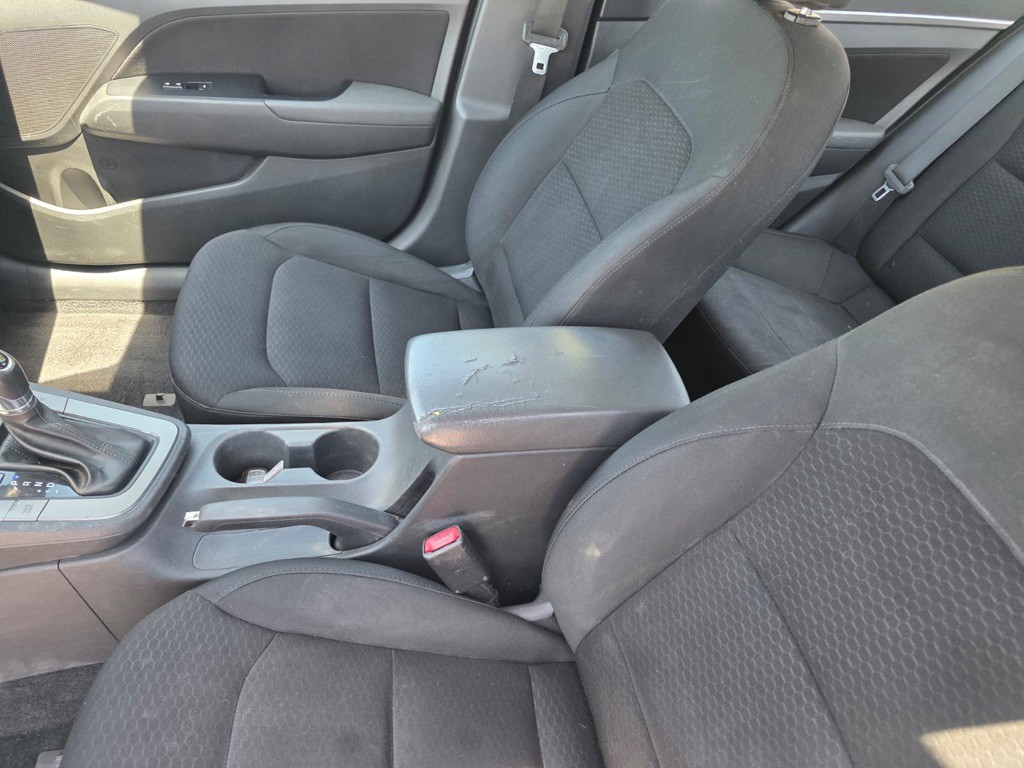 2019 Hyundai Elantra Image 11