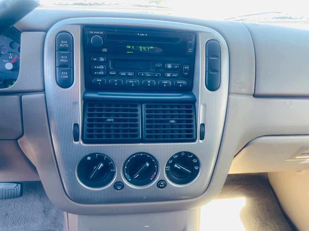 2003 Ford Explorer Image 14