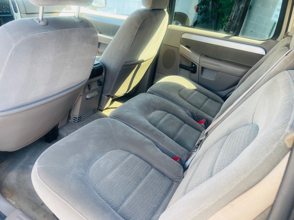 2003 Ford Explorer Image 18