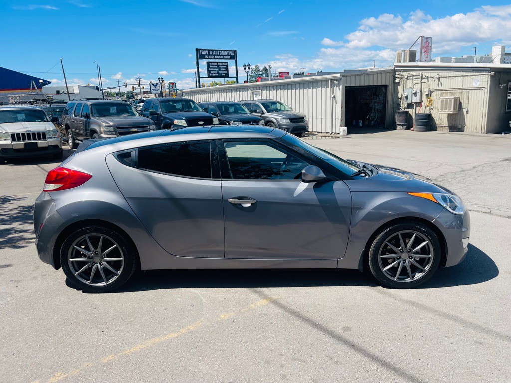 2013 Hyundai Veloster Image 4
