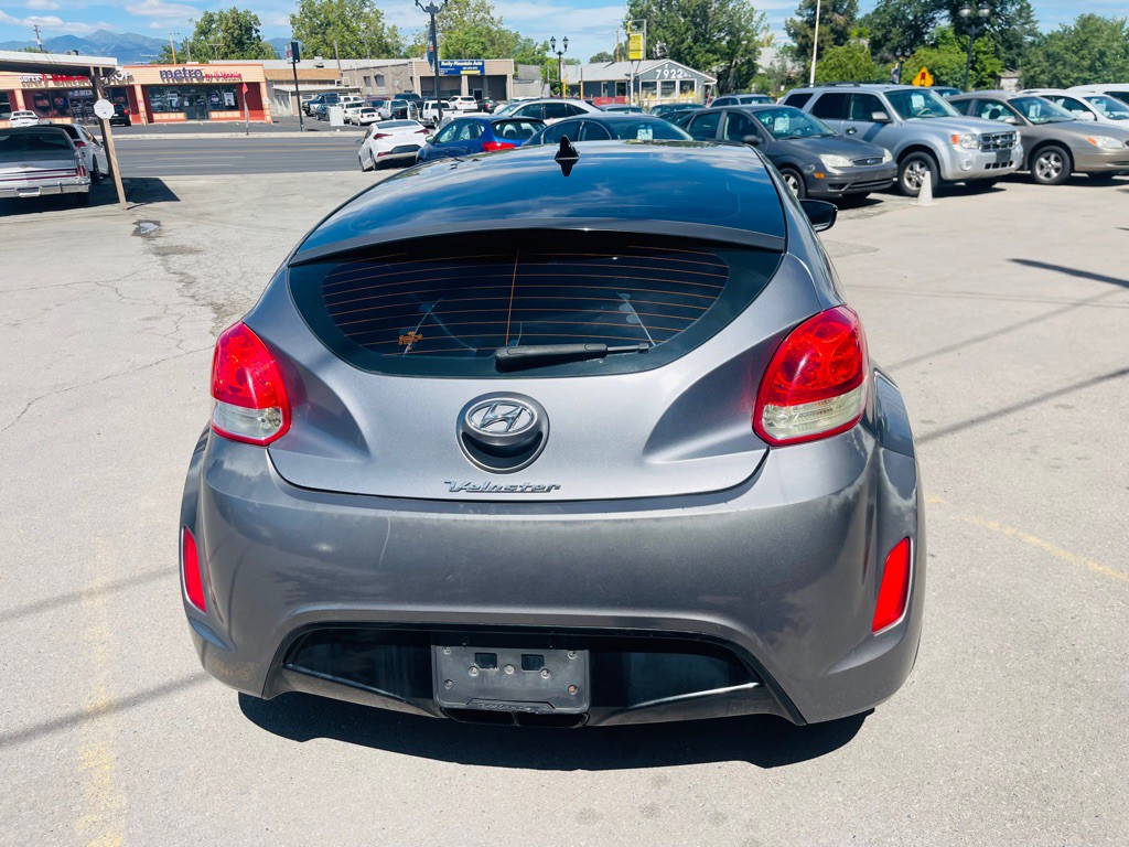 2013 Hyundai Veloster Image 6
