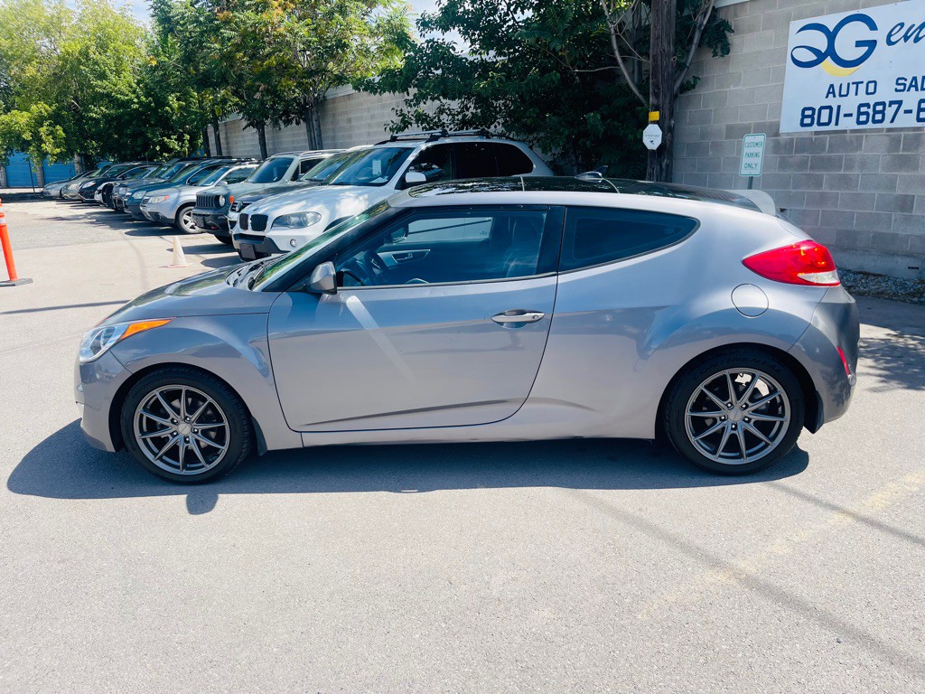 2013 Hyundai Veloster Image 8