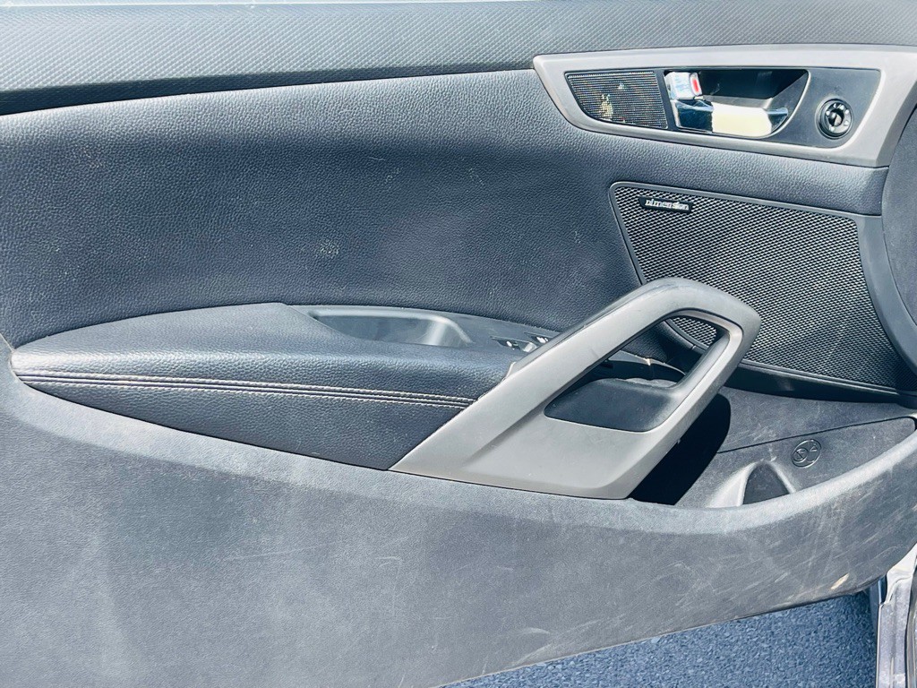 2013 Hyundai Veloster Image 9