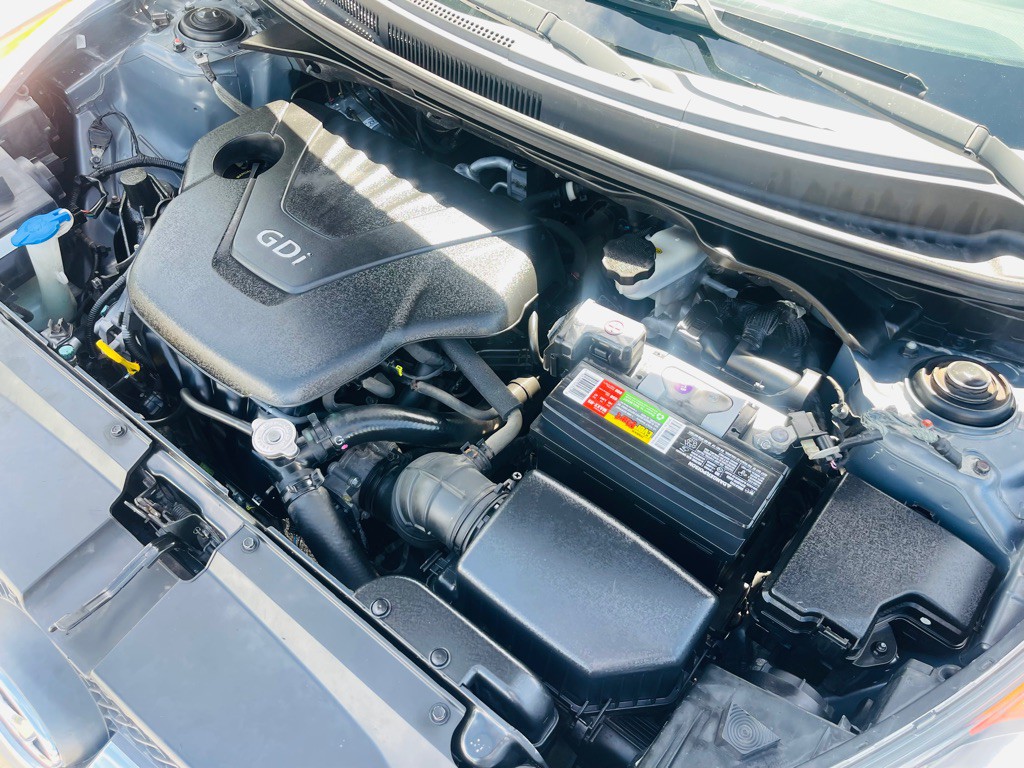 2013 Hyundai Veloster Image 28