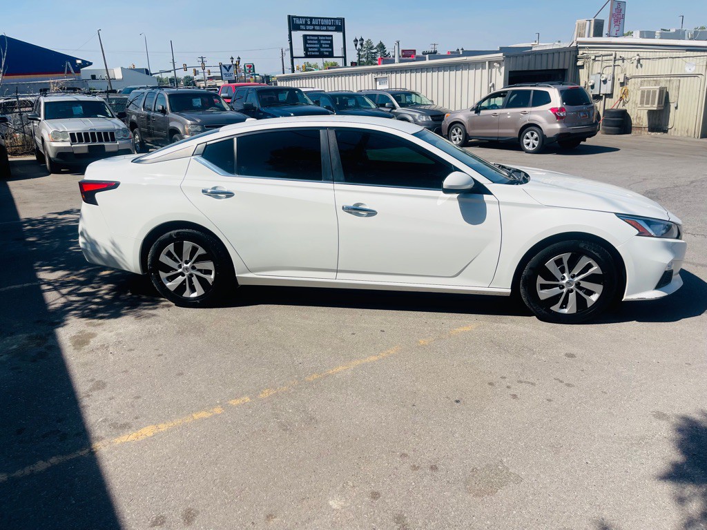 2020 Nissan Altima Image 4
