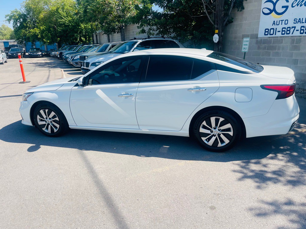 2020 Nissan Altima Image 8