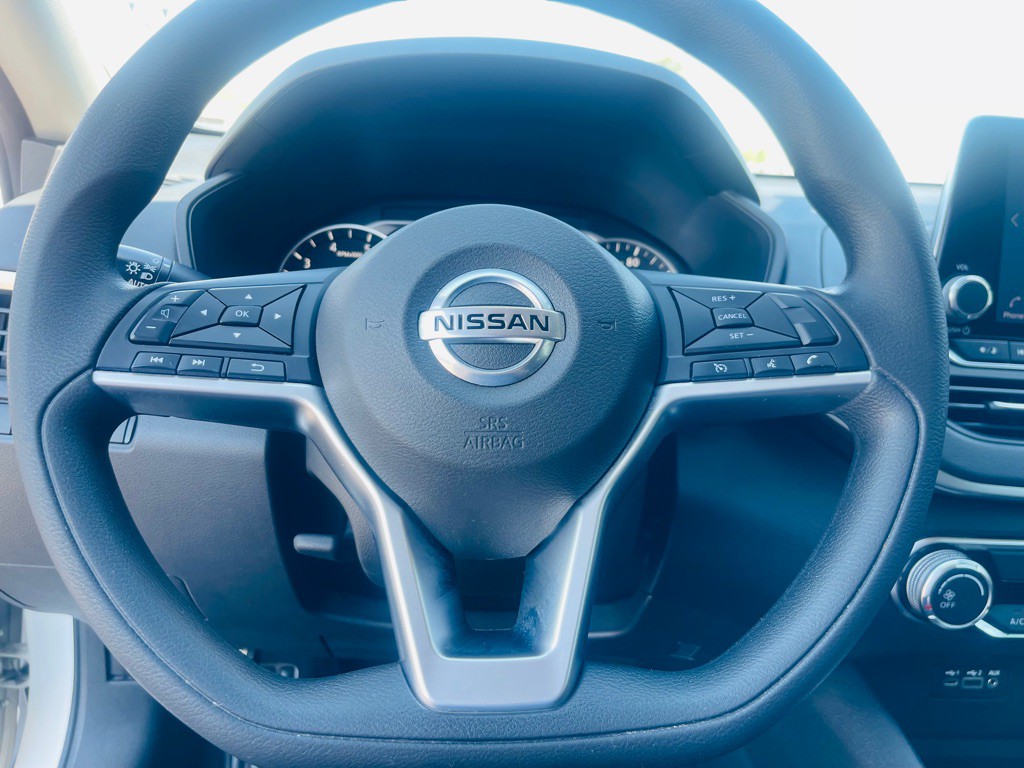 2020 Nissan Altima Image 12