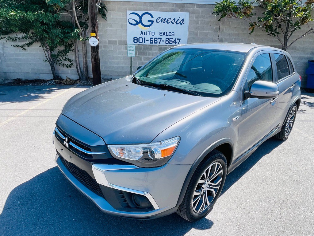 2019 Mitsubishi Outlander Image 1