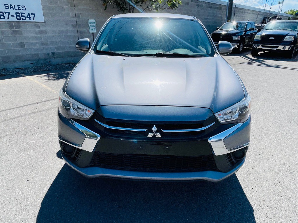 2019 Mitsubishi Outlander Image 2