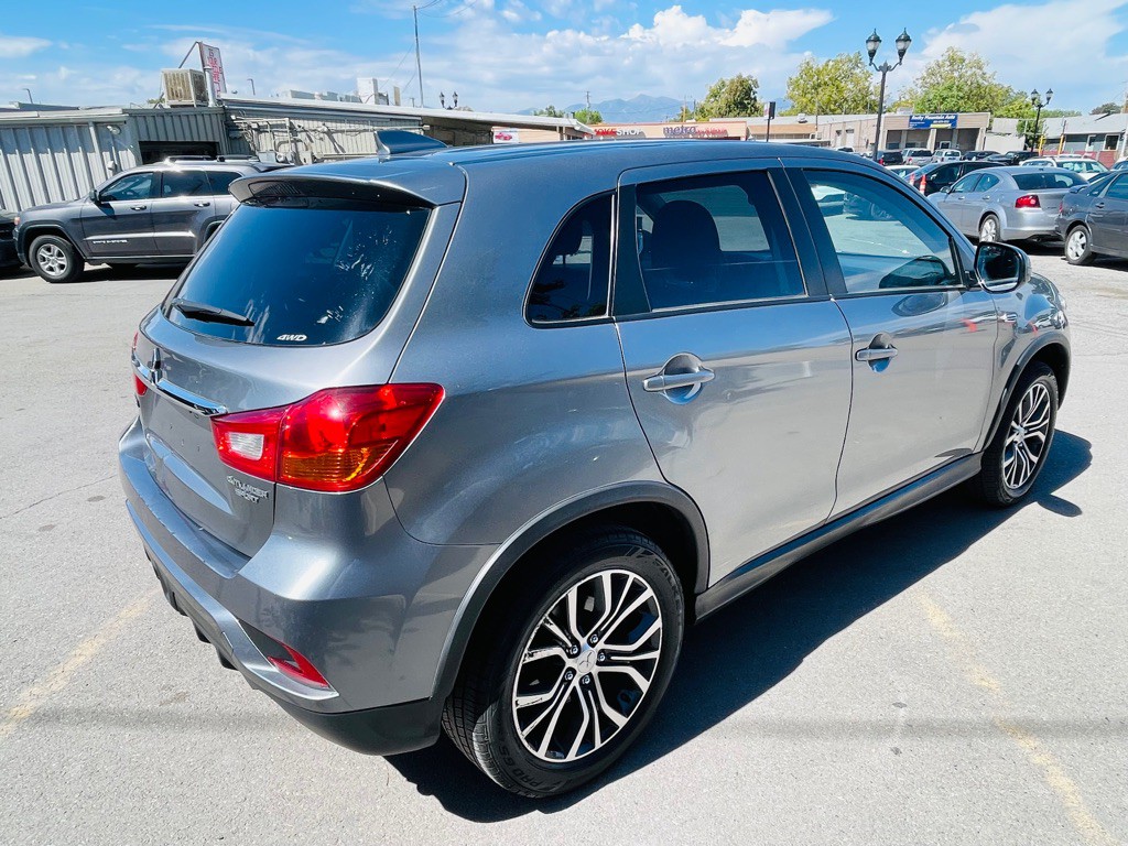 2019 Mitsubishi Outlander Image 5