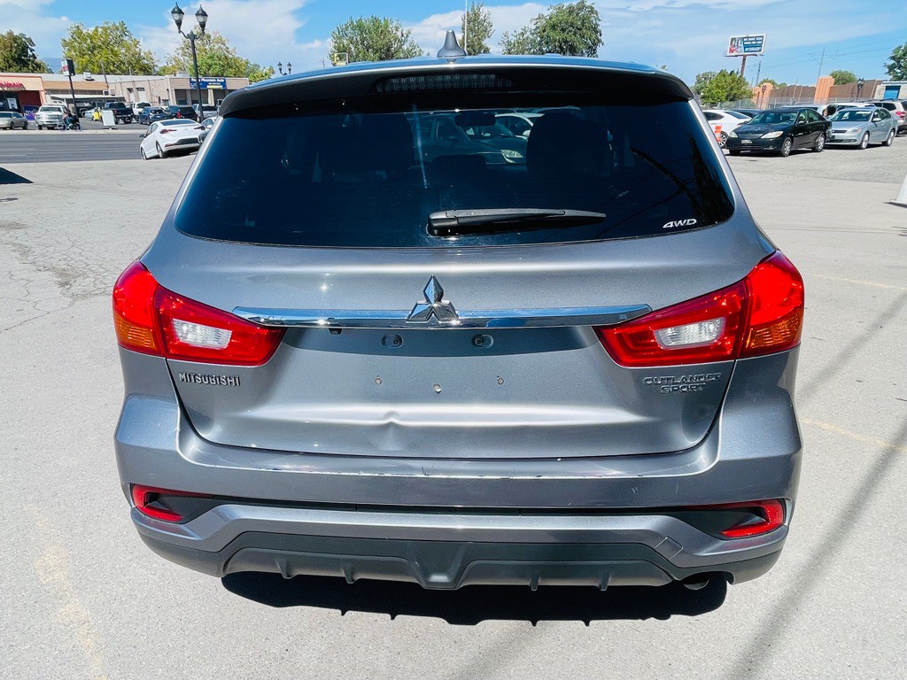 2019 Mitsubishi Outlander Image 6