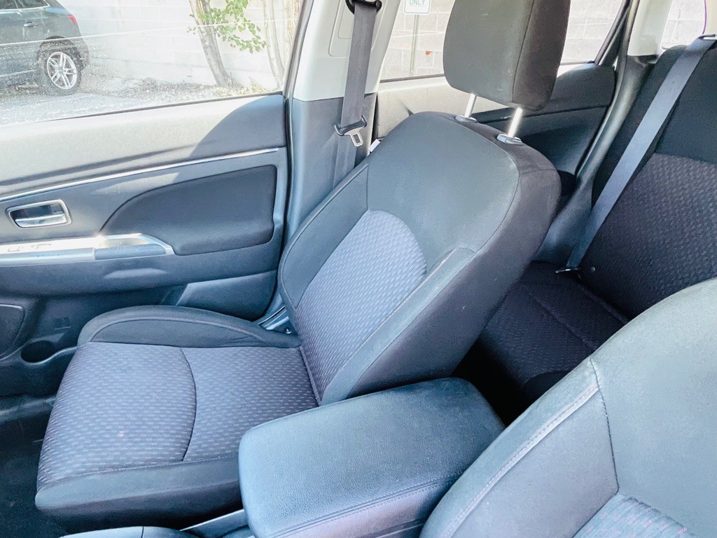 2019 Mitsubishi Outlander Image 11