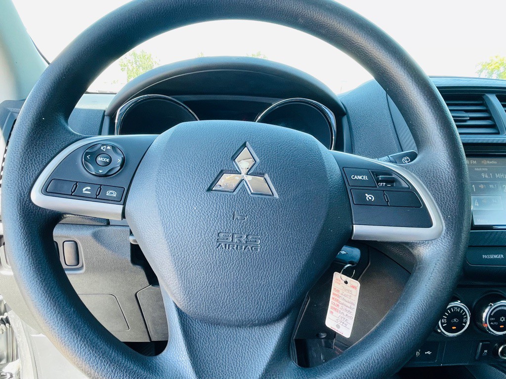 2019 Mitsubishi Outlander Image 12
