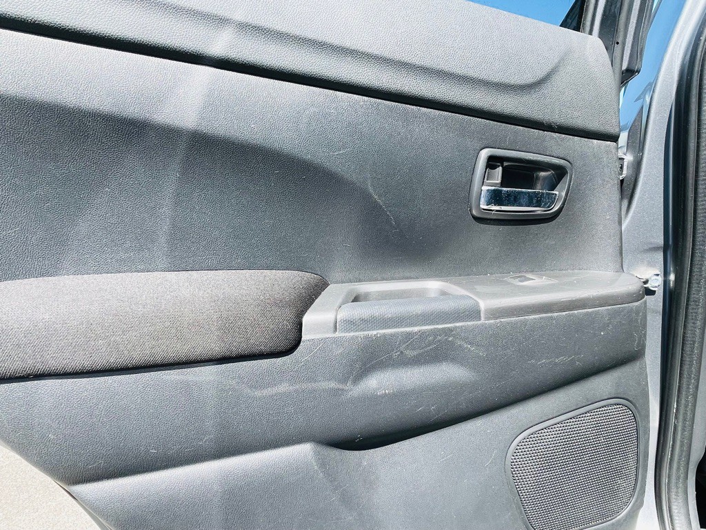 2019 Mitsubishi Outlander Image 16