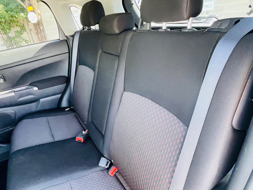 2019 Mitsubishi Outlander Image 17