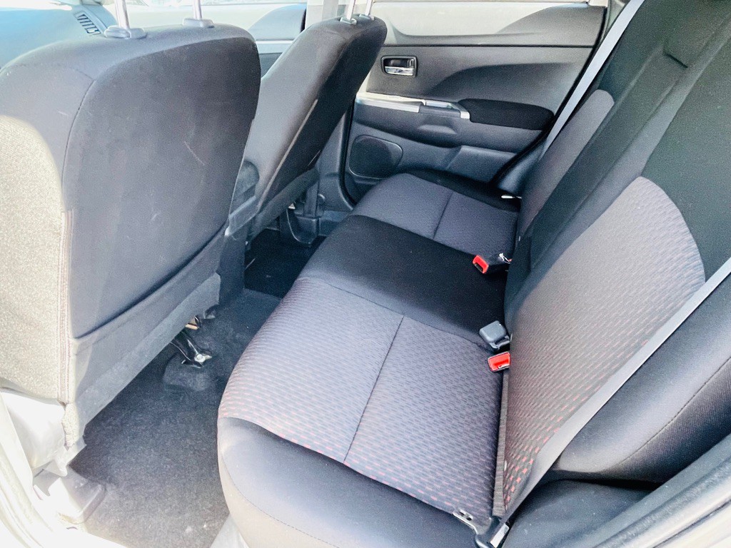 2019 Mitsubishi Outlander Image 18