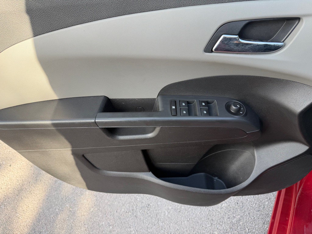 2013 Chevrolet Sonic Image 9