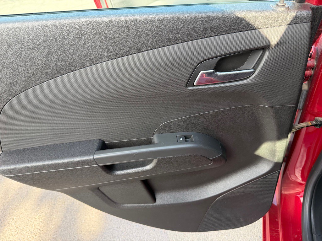 2013 Chevrolet Sonic Image 14