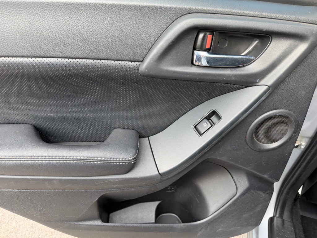 2014 Subaru Forester Image 18