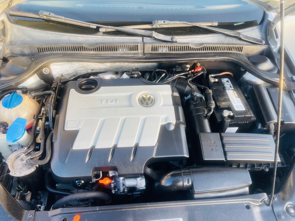 2013 Volkswagen Jetta Image 25
